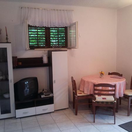 Zora Apartment Seget Vranjica Exterior foto