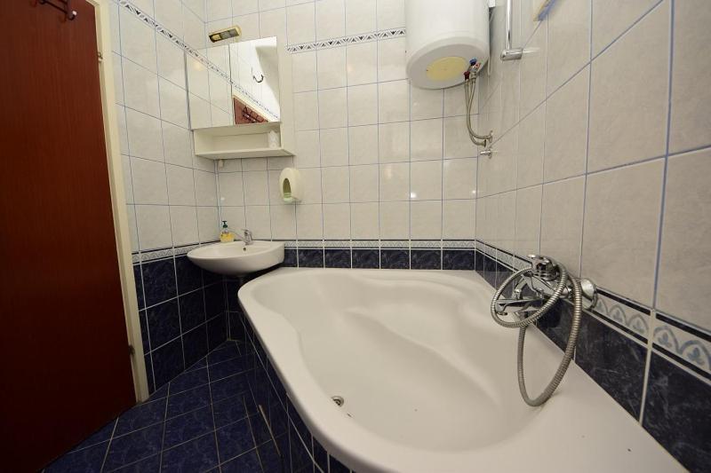 Zora Apartment Seget Vranjica Exterior foto