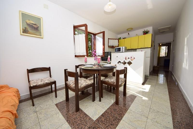 Zora Apartment Seget Vranjica Exterior foto