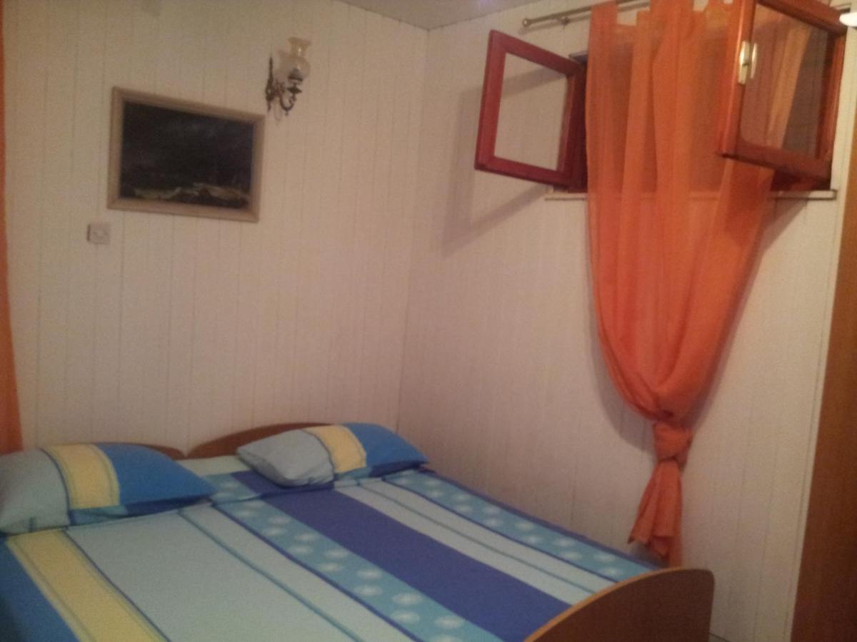 Zora Apartment Seget Vranjica Exterior foto